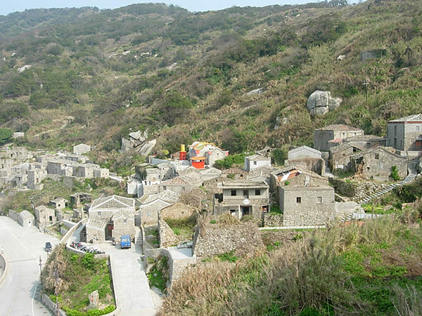 依循山勢建造